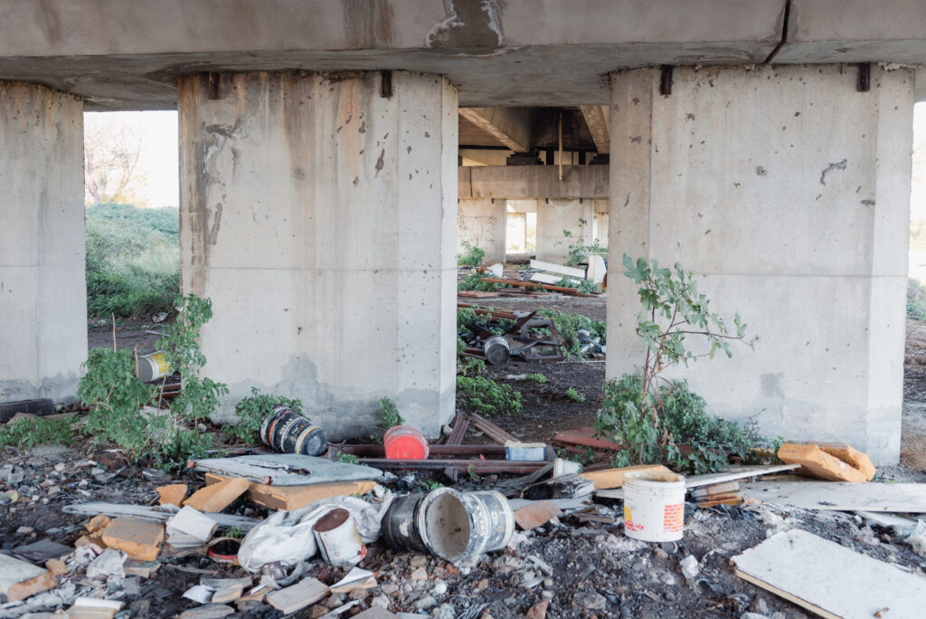 Scarti edili. Regi Lagni, Orta di Atella (CE). Foto di Gianni Oliva per Cittadini Reattivi