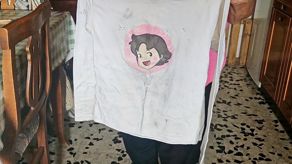 Dall'archivio di Letizia Roccasecca: carbon black sul pigiama. Foto di Elisa Rossi per Cittadini Reattivi